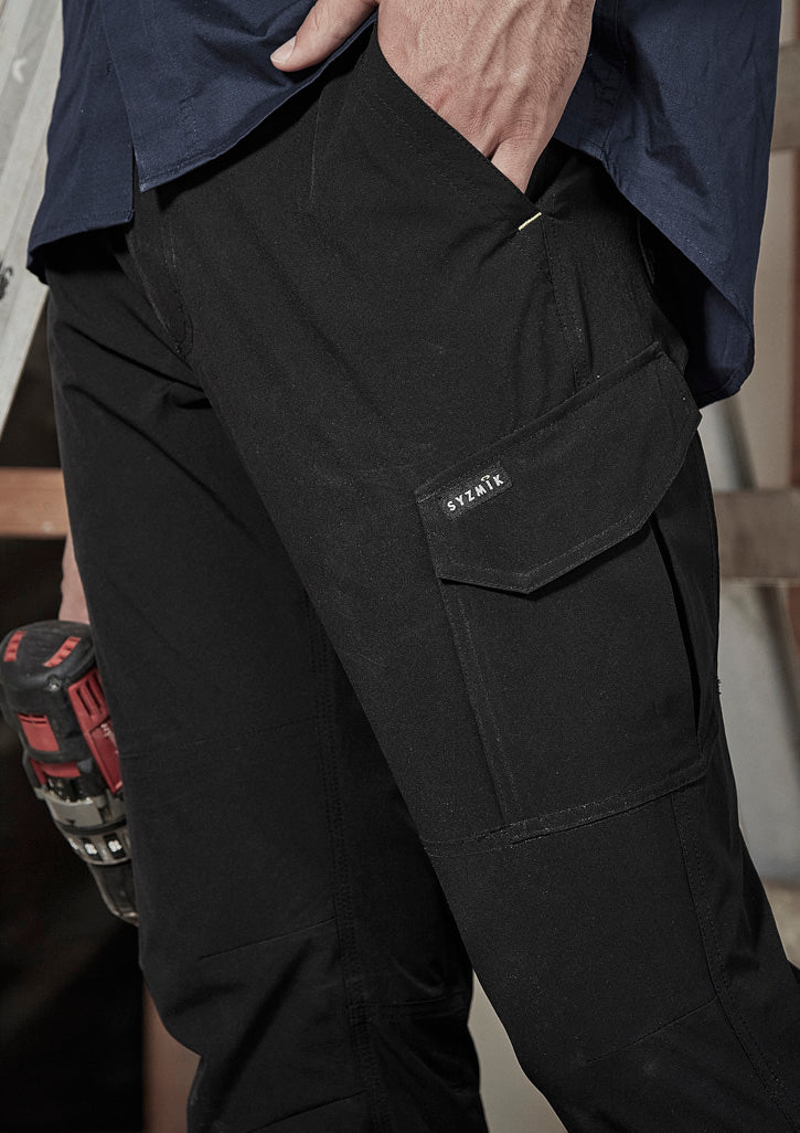 Mens Lightweight Outdoor Pant - Black - Model