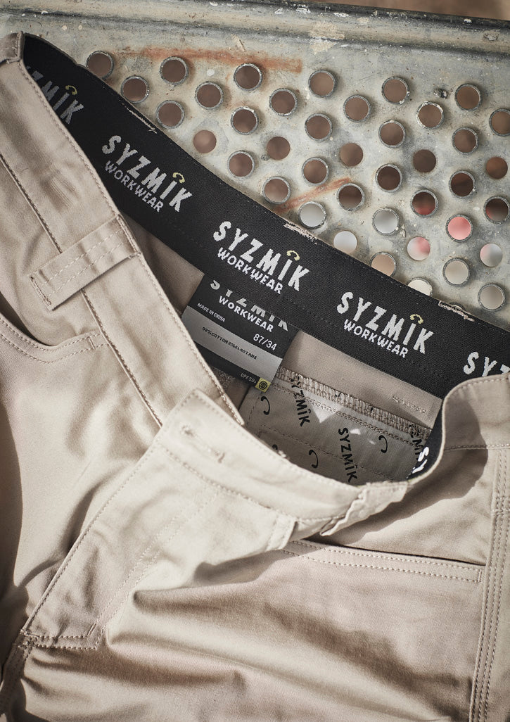 Mens Essential Stretch Cargo Short - Khaki - Model